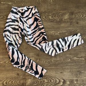 Liquids active 7/8 leggings size small tiger print